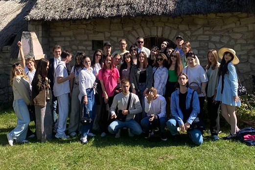 Кураторська година у «Національному музеї народної архітектури та побуту України»